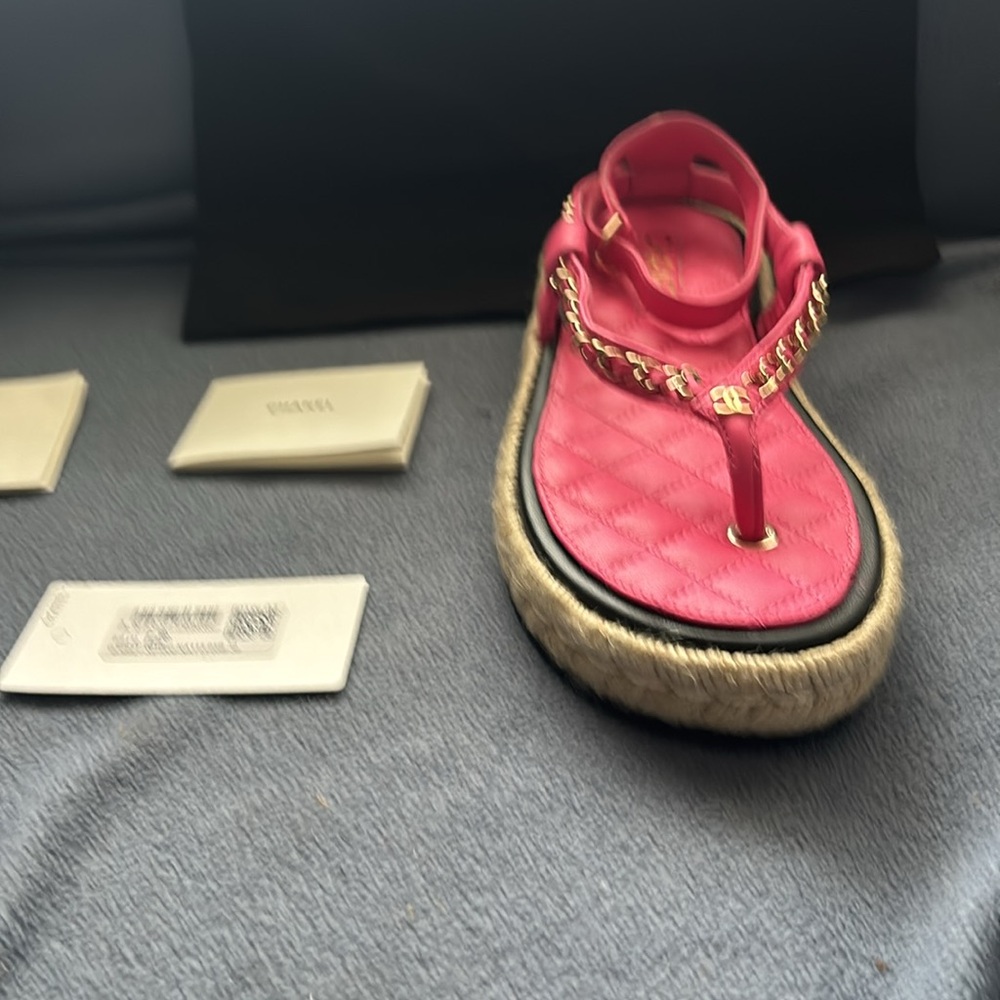 Ladies channel sandals— - Picture 13 of 16